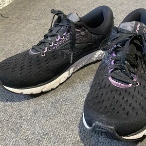 Brooks glycerin 17 running sneakers size 8
